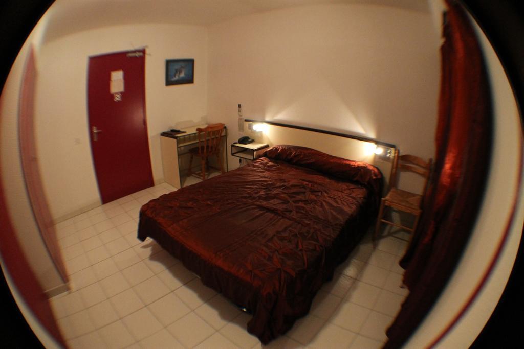 Hotel De La Pomme De Pin Vieux-Boucau-les-Bains Room photo